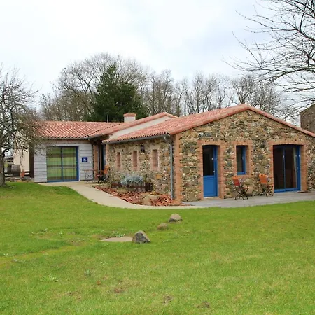 Hébergement de vacances Maison De 3 Avec Jardin Clos Et Wifi A