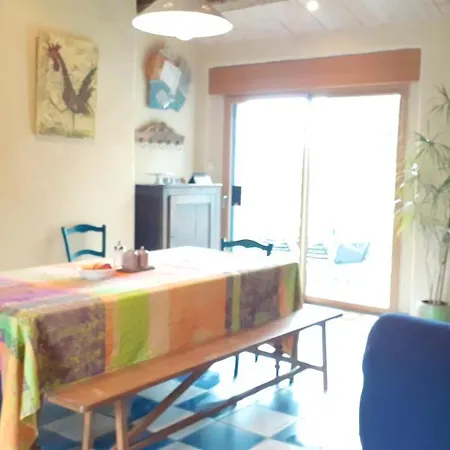 Hébergement de vacances Maison De 3 Avec Jardin Clos Et Wifi A *