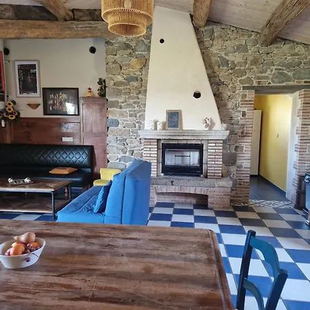 Дом отдыха Maison De Charme A - Jardin Et Terrasse Accueillante *