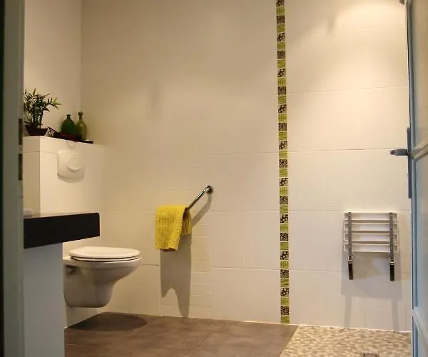 Maison De Charme A - Jardin Et Terrasse Accueillante Ferienhaus